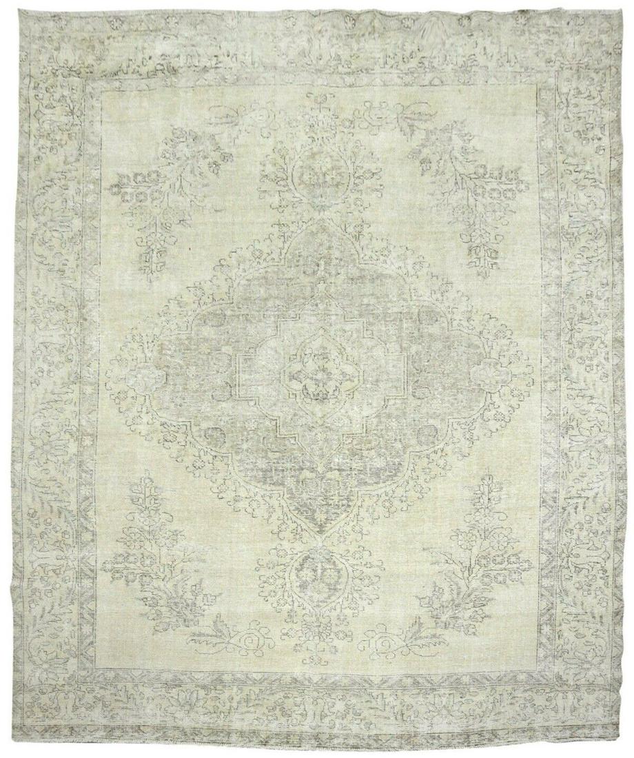 Distressed Antique Muted Floral 9X12 Vintage Oriental Rug Dining Room Carpet: Distressed Antique Muted Floral 9X12 Vintage Oriental Rug Dining Room Carpet Free continental US Shipping Type: Area Rug Size: 9"1 X 12"2 Ft Color: Beige Production Technique: Knotted Material: Wool I