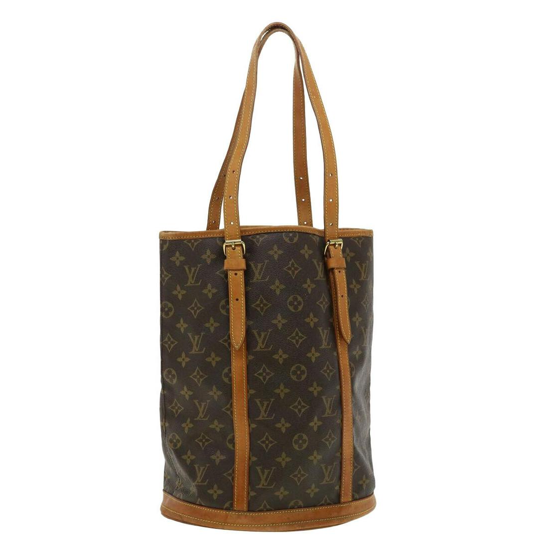 LOUIS VUITTON Monogram Bucket GM Shoulder Bag M42236 LV: LOUIS VUITTON Monogram Bucket GM Shoulder Bag M42236 LV Style: Shoulder Bag Material: Monogram Canvas Exterior Color: Monogram Bag Height: 13.4inch(Approx) / 34cm(Approx) Bag Depth: 7.9inch(Approx) / 
