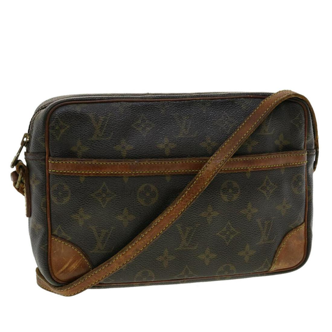 LOUIS VUITTON Monogram Trocadero 27 Shoulder Bag M51274 LV: LOUIS VUITTON Monogram Trocadero 27 Shoulder Bag M51274 LV Style: Shoulder Bag Material: Monogram Canvas Exterior Color: Monogram Bag Height: 6.9inch(Approx) / 17.5cm(Approx) Bag Depth: 2.6inch(Approx