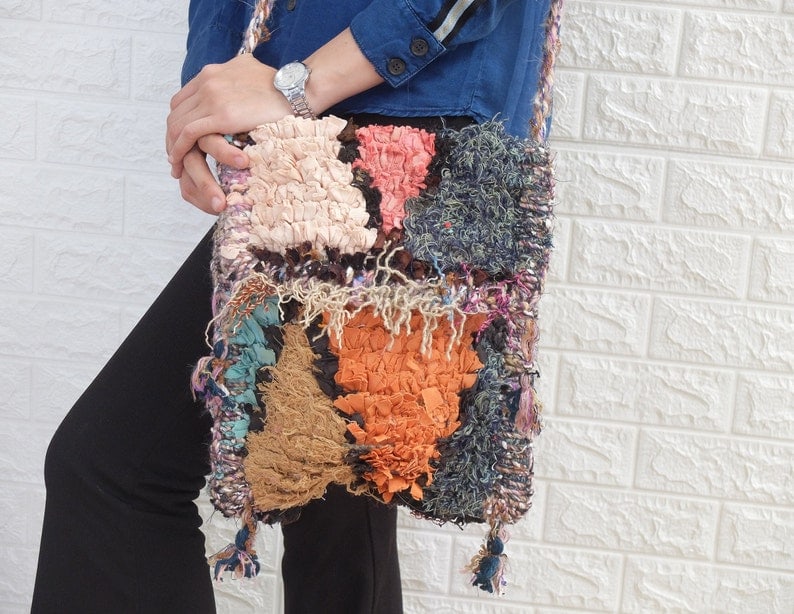 Multi-Coloured Bag Berber Wool Rug Bag - Vintage Kilim Wool Bag - Cross-Body Bag - Shoulder Bag -: Multi-Coloured Bag Berber Wool Rug Bag - Vintage Kilim Wool Bag - Cross-Body Bag - Shoulder Bag - Moroccan Bag - Handmade Bag Multi-coloured bag - berber wool rug bag - vintage kilim wool bag - cross-