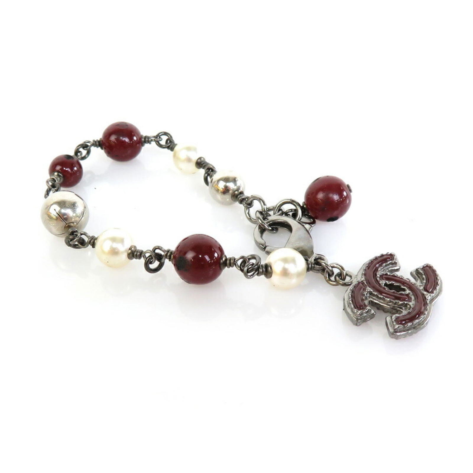 Chanel CHANEL Bracelet Coco Mark Metal/Fake Pearl Silver/Burgundy/White Women's e56011: Chanel CHANEL Bracelet Coco Mark Metal/Fake Pearl Silver/Burgundy/White Women's e56011 Brand: Chanel Line: Coco Country of Origin: Italy Type: Charm bracelet Gender: Women Material: Metal Color: Burgu