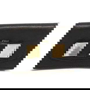 Chloe LILY 3P0550 Leather Business Card Case Black: Chloe LILY 3P0550 Leather Business Card Case Black Brand: Chloe Model: LILY 3P0550 Country of Origin: Bulgaria Type: Business card case Gender: Women Color: Black Material: Leather Leather: Size (HxWx