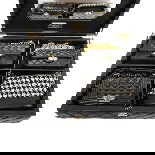 Chanel Bag 4 Piece Set Matelasse boy Chanel Women's Shoulder bag black: Chanel Bag 4 Piece Set Matelasse boy Chanel Women's Shoulder bag black Brand: Chanel Model: Chanel bag 4 piece set matelasse/Boy Chanel/2.55 Type: Attache case Shoulder bag Material: Leather Tweed Lea