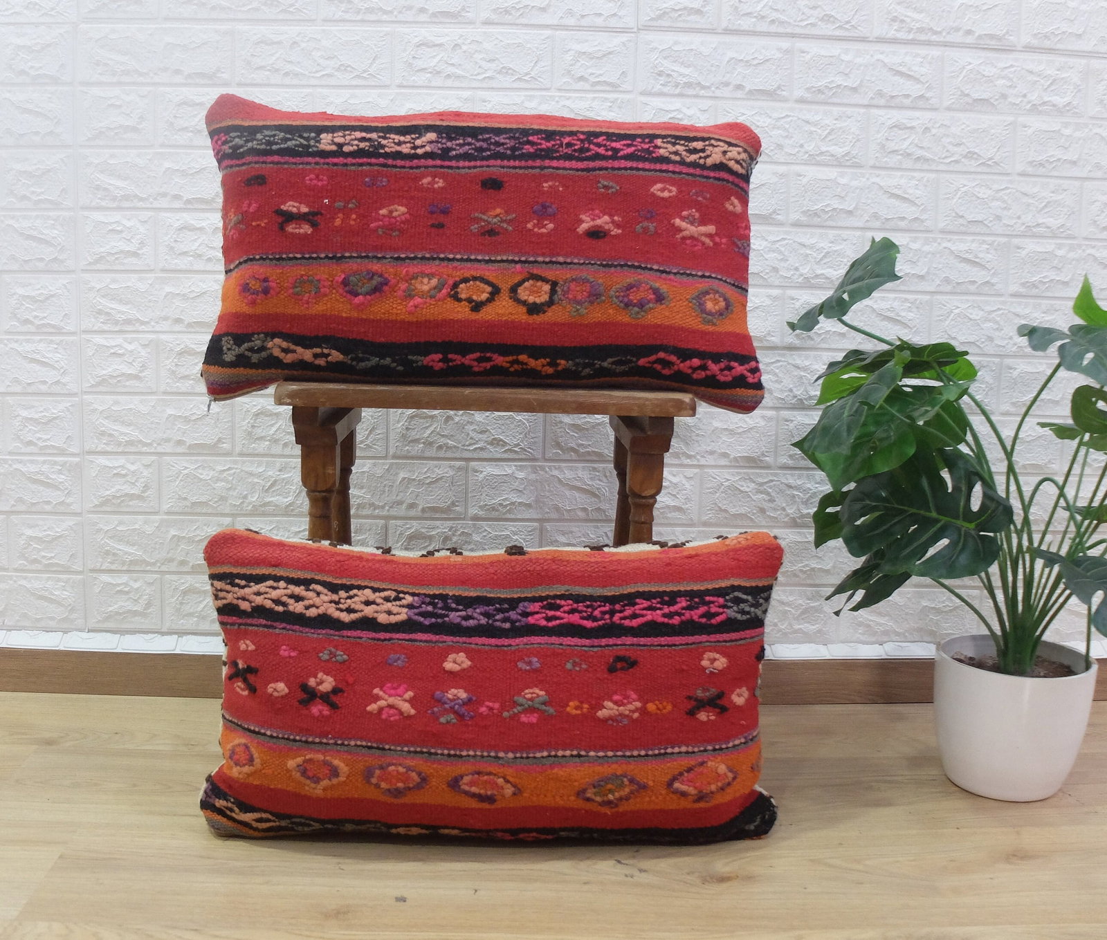 21.5/12 set of 2 Vintage Moroccan Berber Pillows berber Handmade-Natural Wool-Moroccan Cover -: 21.5/12 set of 2 Vintage Moroccan Berber Pillows berber Handmade-Natural Wool-Moroccan Cover - Vintage Moroccan Berber pillow cover Double face with zipper closure. * the pillows are individually hand