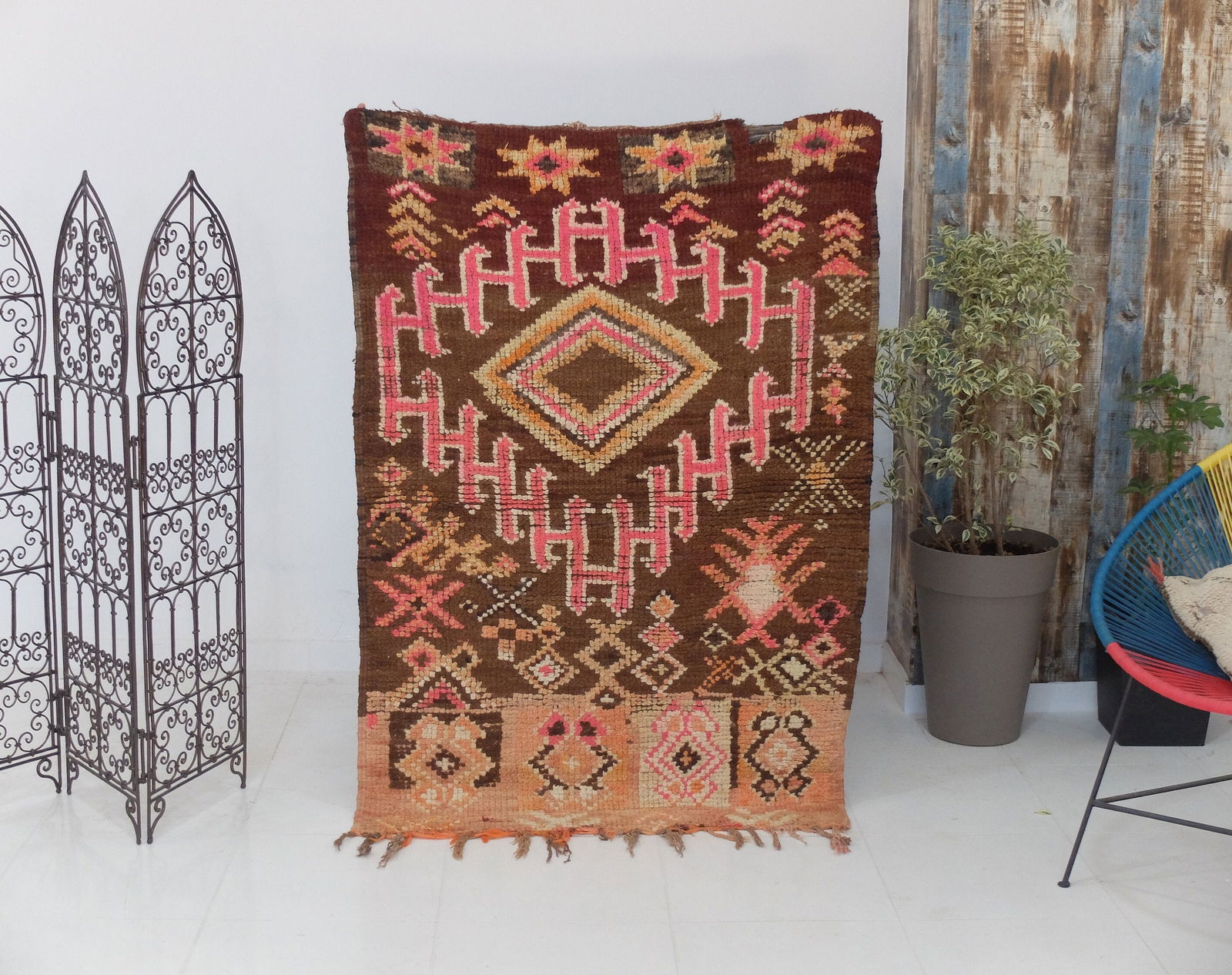 59 x 39 inches - 150 x 100 cm Moroccan Rug Vintage Azilal Rug Hand Woven by Berber /Berber: 59 x 39 inches - 150 x 100 cm Moroccan Rug Vintage Azilal Rug Hand Woven by Berber /Berber Carpets.natural rug.berber Berber hand woven rug made from natural materials and with a great symbolic load.