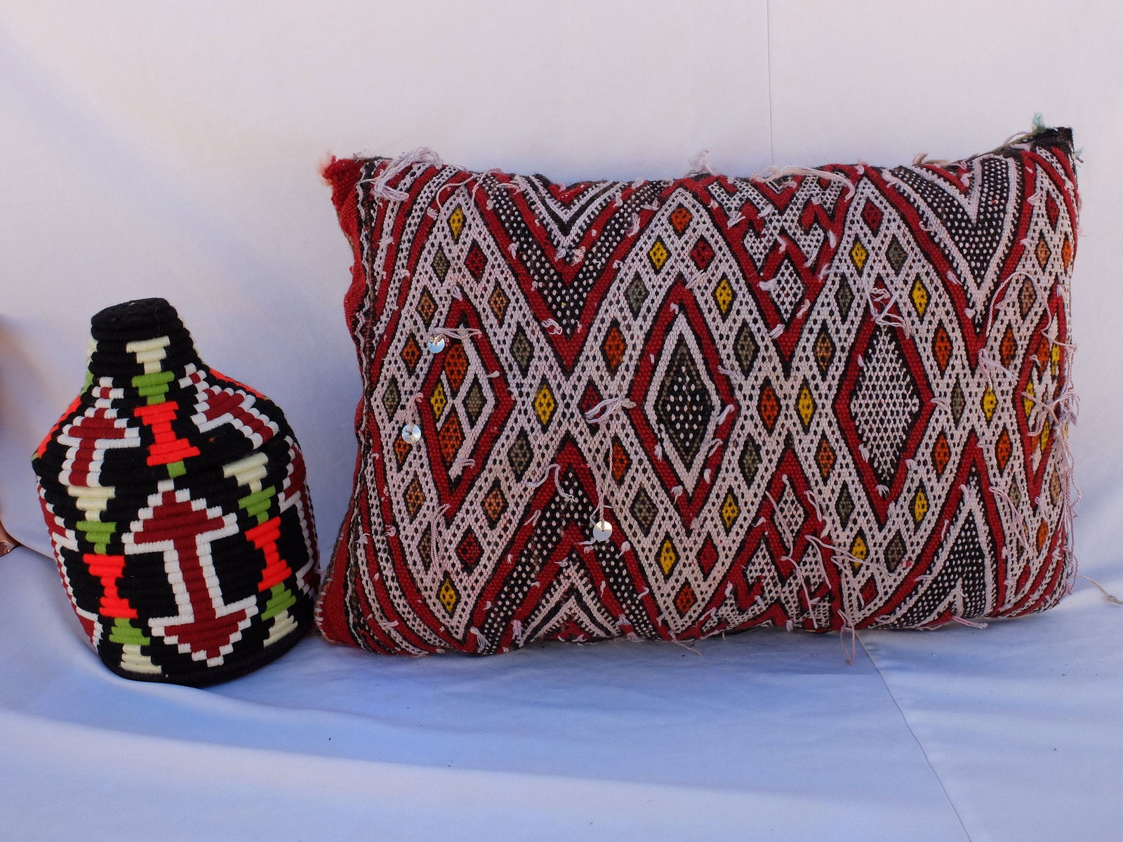 21/14 Vintage Moroccan Berber Pillow colourful/cushion/kilim berber Handmade/Natural wool/moroccan: 21/14 Vintage Moroccan Berber Pillow colourful/cushion/kilim berber Handmade/Natural wool/moroccan Kilim cover Vintage Moroccan Berber pillow cover with zipper closure * the pillows are individually h