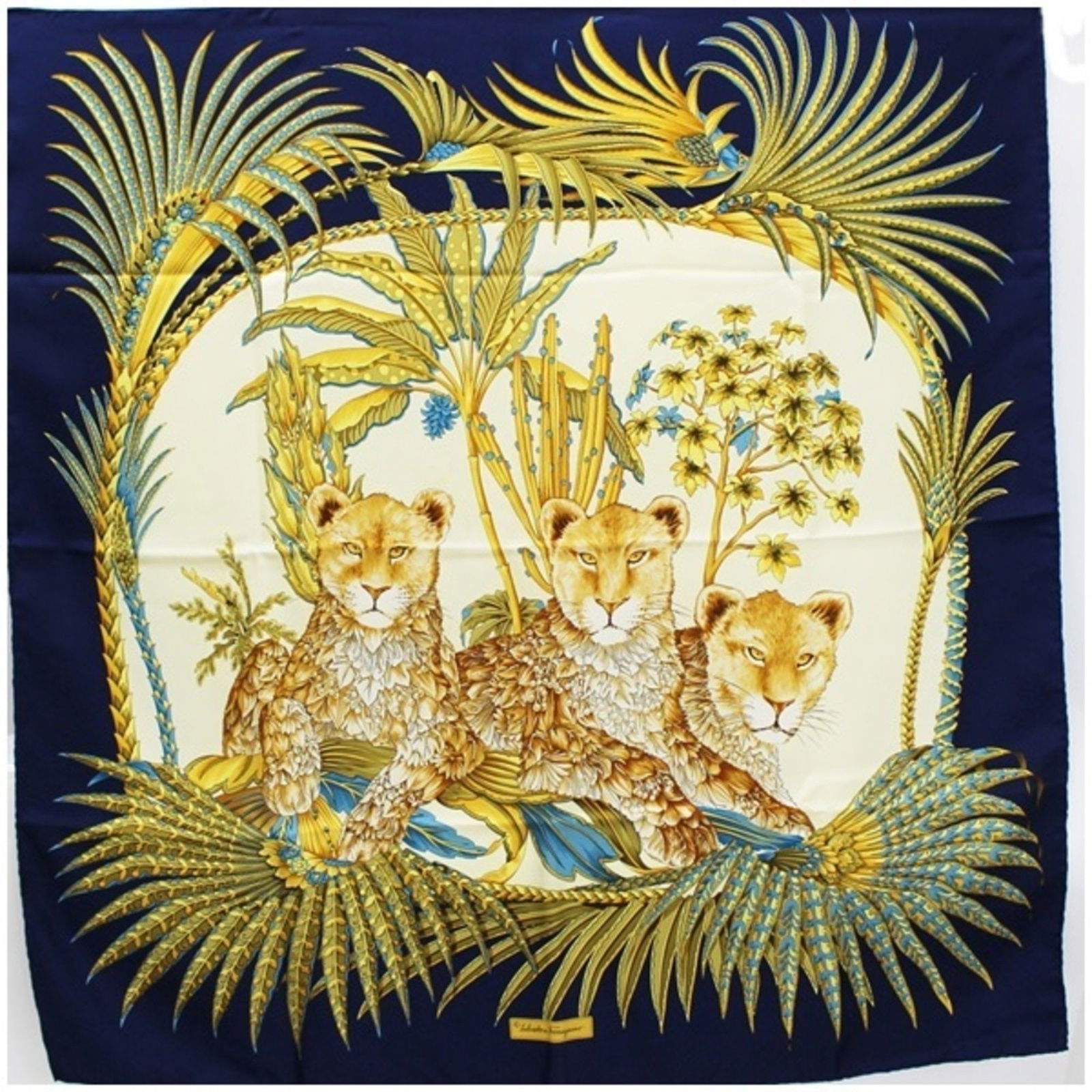 Salvatore Ferragamo Ferragamo Silk Scarf Muffler Stole Leopard Print Cream x Navy Salvatore | Ladies: Salvatore Ferragamo Ferragamo Silk Scarf Muffler Stole Leopard Print Cream x Navy Salvatore | Ladies Brand: Salvatore Ferragamo Type: Scarf Gender: Women Color: Cream Navy Material: Silk100% Silk: 100