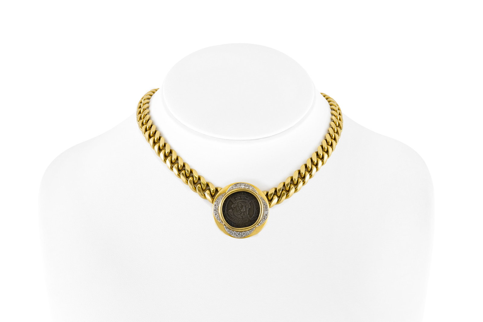 Bvlgari Monete Henry VIII Coin Gold Link Necklace with Diamonds: Bvlgari Monete Henry VIII Coin Gold Link Necklace with Diamonds Finely crafted in 18k yellow gold with a Henry the 8th coin in the center flanked by Round Brilliant cut Diamonds weighing approximately