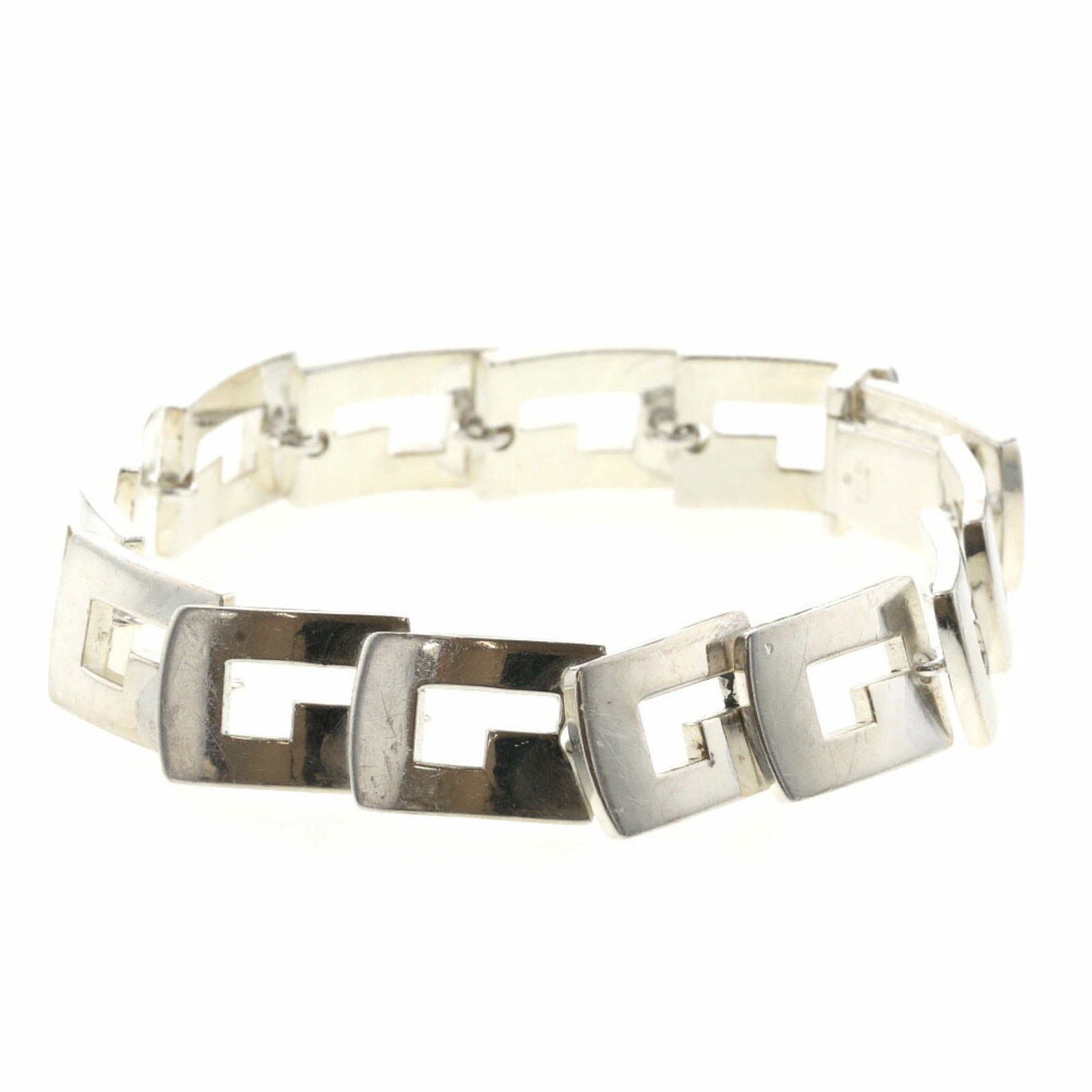 Gucci Bracelet G Chain Silver 925 Ladies GUCCI: Gucci Bracelet G Chain Silver 925 Ladies GUCCI Brand: Gucci Country of Origin: Italy Type: Charm bracelet Gender: Women Material: Silver 925 Season: Vintage Length: 18cm / 7.08 Width: 1.2cm / 0.47 Wei