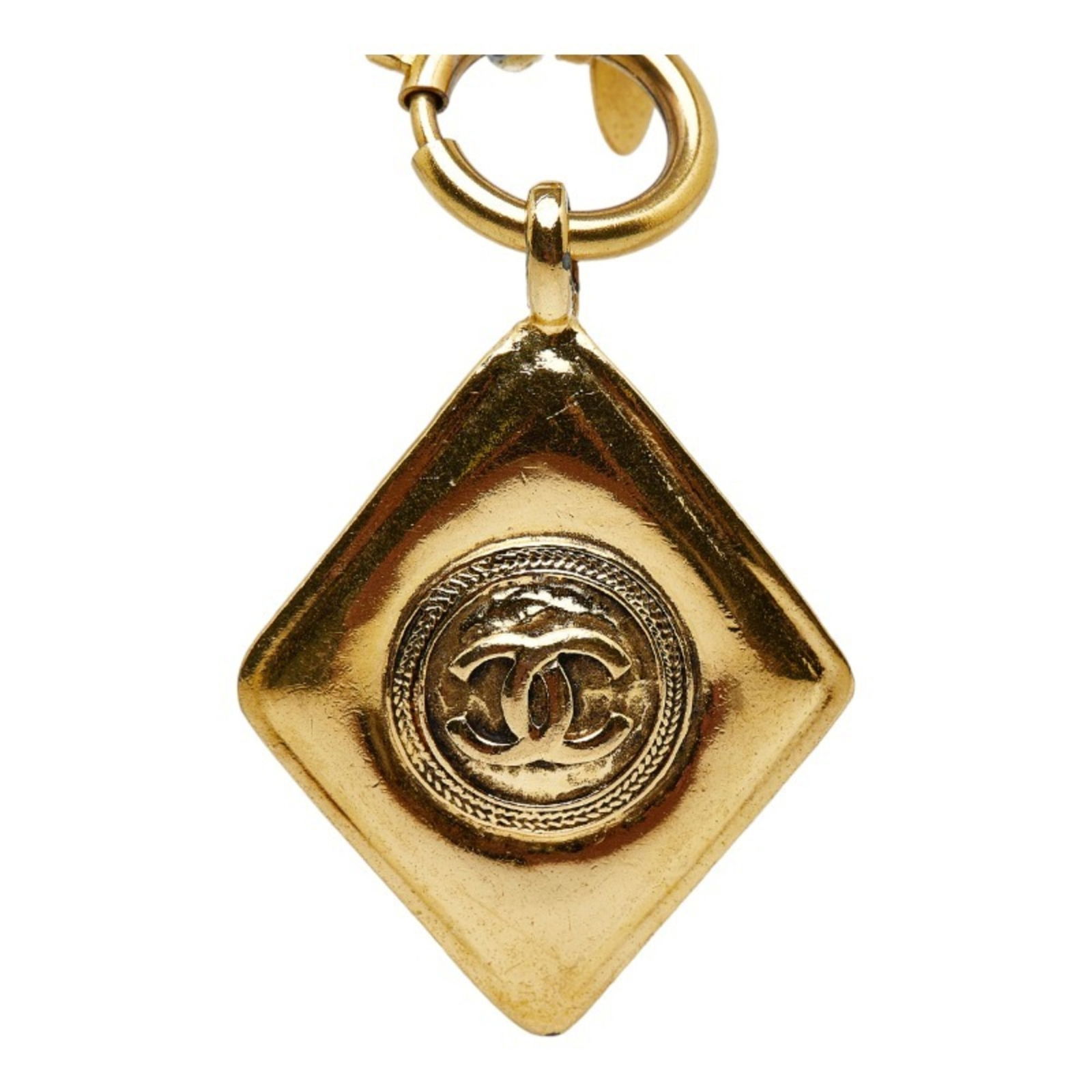 Chanel coco diamond plate necklace gold plated ladies CHANEL: Chanel coco diamond plate necklace gold plated ladies CHANEL Brand: Chanel Necklace Type: Necklace Gender: Women Material: Metal Color: Gold Neck Circumference: 85 cm / 33.46 Pendant Size: 40.5mm x 56