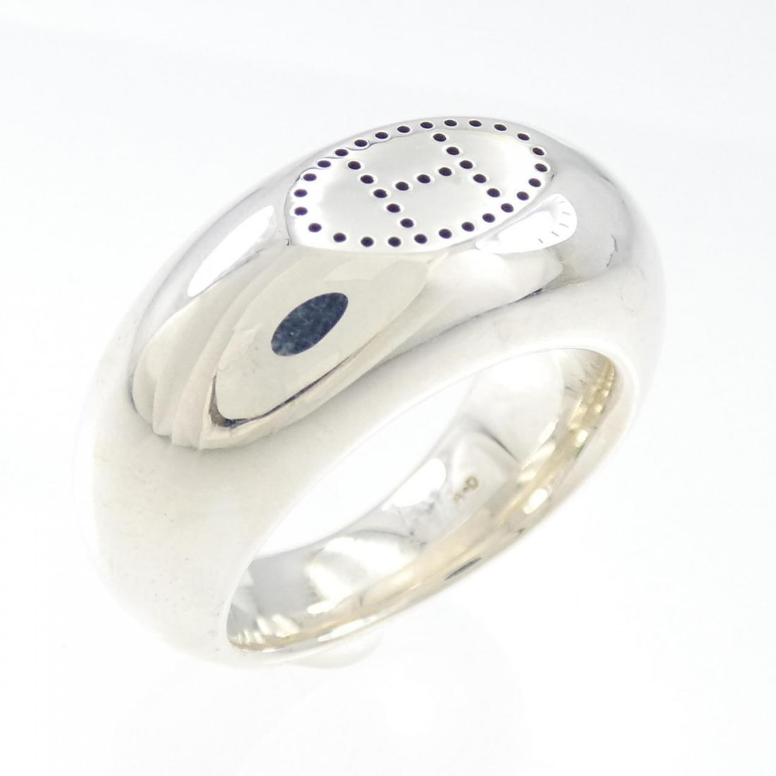 HERMES 925 Ring: HERMES 925 Ring Style: Ring Material: 925 Silver Gender: Unisex Size: 7.5-8 (US size) (55) Accessories: Comes with:Box Main Stone: No stones Weight: approx. 22.7g Actualsize: Max W: 10.8mm Type: Ring