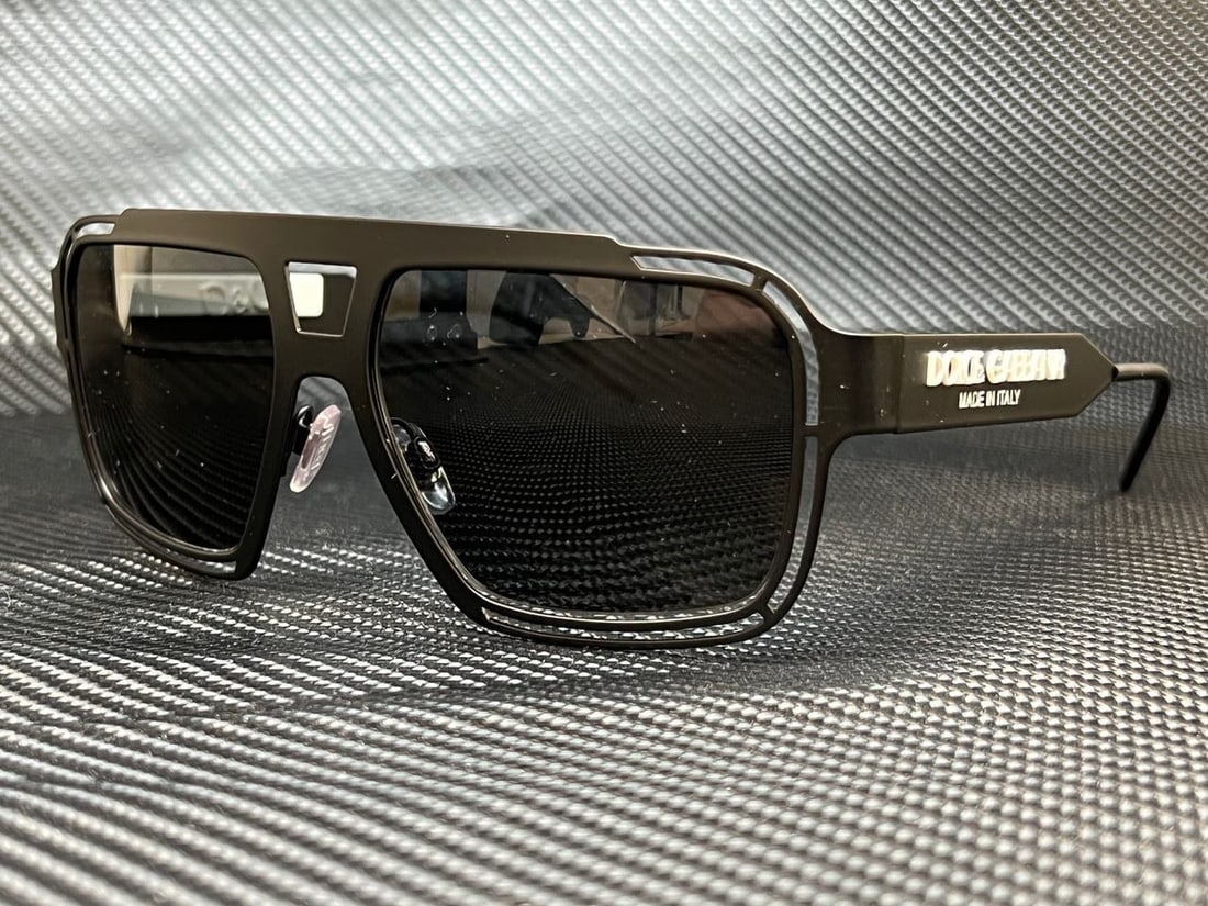 DOLCE & GABBANA DG2270 327687 Matte Black Square 57 mm Mens Sunglasses: DOLCE & GABBANA DG2270 327687 Matte Black Square 57 mm Mens Sunglasses Type: Sunglasses Frame Color: Black Style: Square New The BIDHAUS Guarantee: All items in this auction are guaranteed to be 100% 