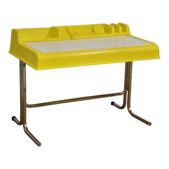 1970s Molded Plastic and Chrome "Oryx" Style Desk: 1970s Molded Plastic and Chrome "Oryx" Style Desk A space age molded yellow plastic and chrome frame desk designed after Vittorio Parigi and Nani Prina "Oryx" desk for Molteni Comapany. 44.25" wide. 2