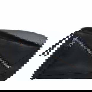 LOEWE Puzzle Leather Bum Bag Small Shoulder Body B510P35X09 Black Ladies: LOEWE Puzzle Leather Bum Bag Small Shoulder Body B510P35X09 Black Ladies Brand: Loewe Line: Puzzle Model: B510P35X09 Type: Pochette Shoulder bag Sling bag Material: Leather Leather: Color: Black Gende