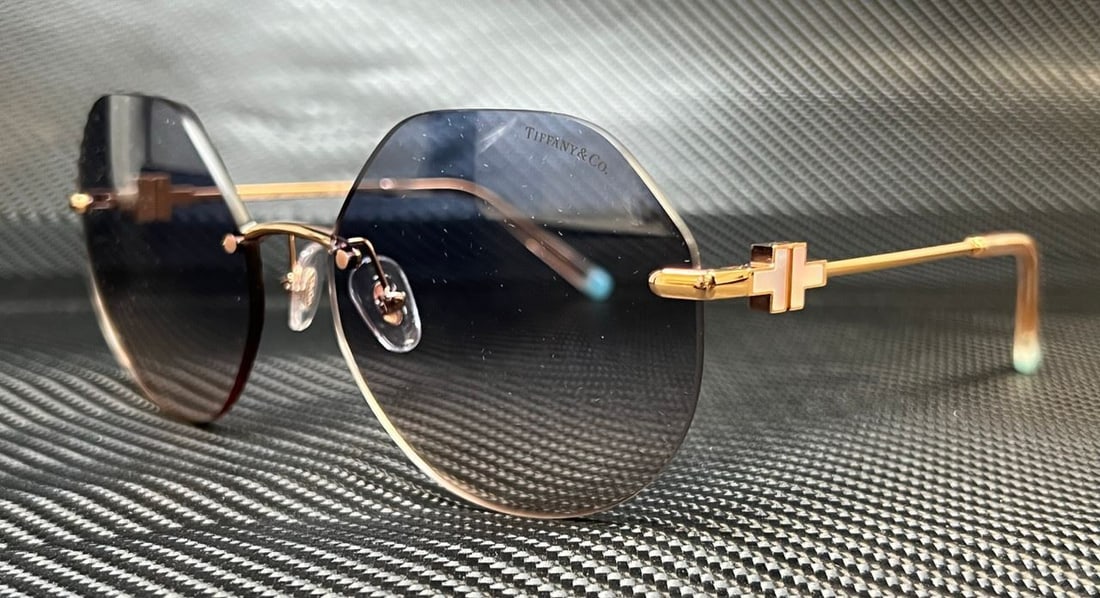 TIFFANY & co. TF3077 616016 Rose Gold Blue Gradient Womens 60 mm Sunglasses: TIFFANY & co. TF3077 616016 Rose Gold Blue Gradient Womens 60 mm Sunglasses Frame Color: Gold Type: Sunglasses New The BIDHAUS Guarantee: All items in this auction are guaranteed to be 100% authentic.
