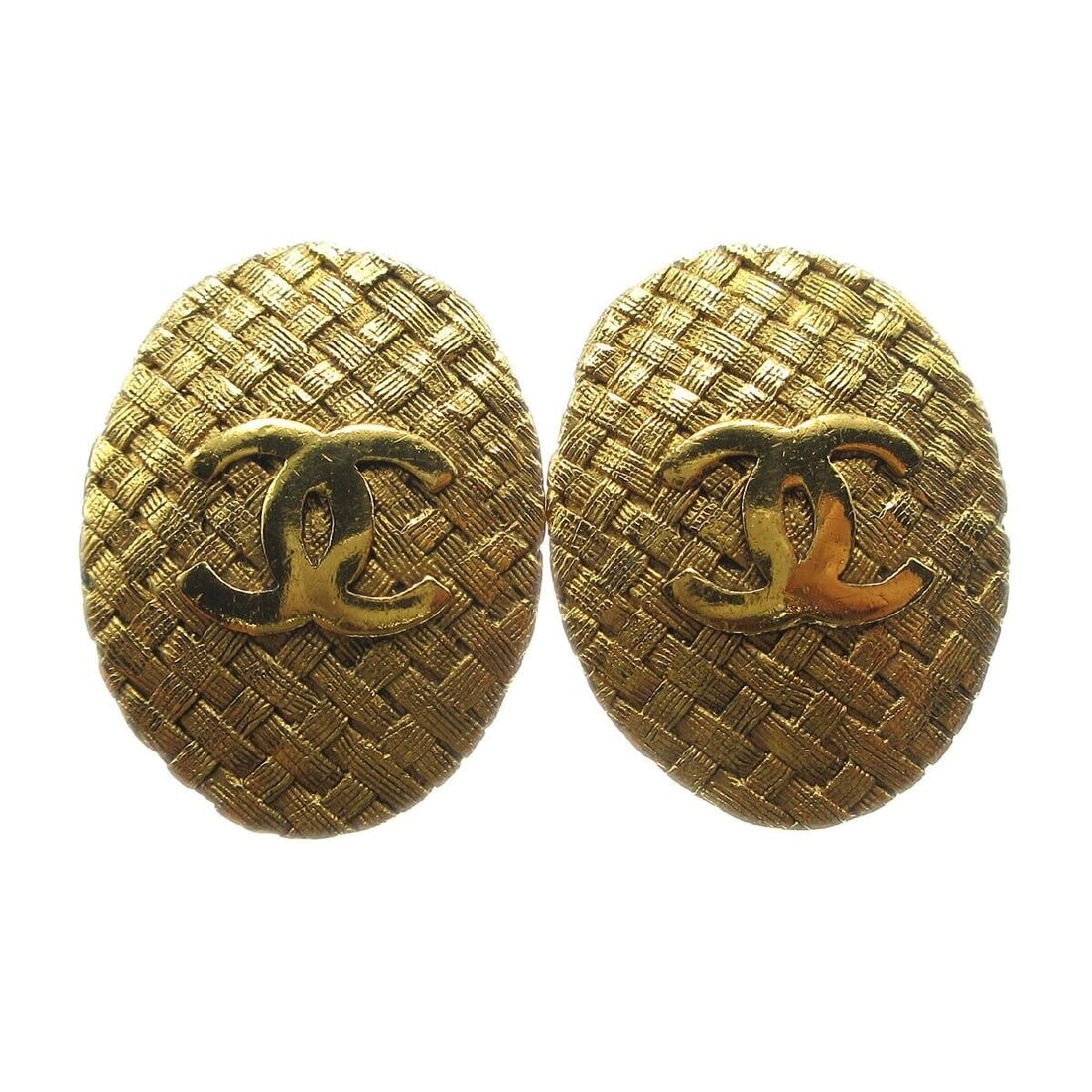 Chanel Elliptical Shape Earrings Gold-plated Clip-On 2904/29: Chanel Elliptical Shape Earrings Gold-plated Clip-On 2904/29 Type: Earrings Shape: Round Closure: Clip-On Color: Gold Style: Button Material: Gold-plated Outside Condition: C: Heavily Used/Inside Cond