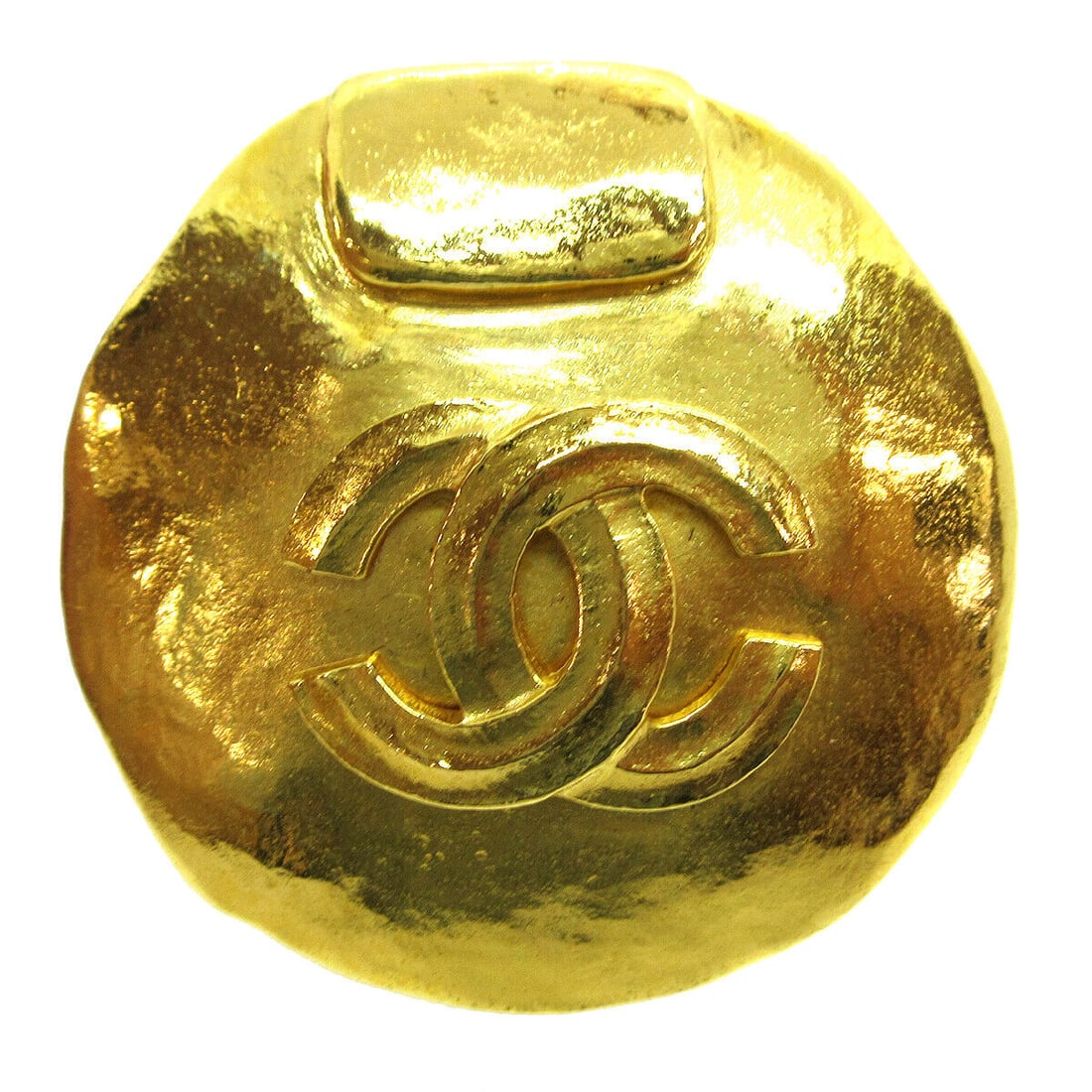CHANEL CC Medallion Motif Brooch Pin Corsage Gold-Tone 98P Vintage: CHANEL CC Medallion Motif Brooch Pin Corsage Gold-Tone 98P Vintage Theme: Medallion Type: Brooch Color: Gold Metal: Gold-tone Outside Condition: AB: Very Good/Inside Condition: C: Heavily Used The BID