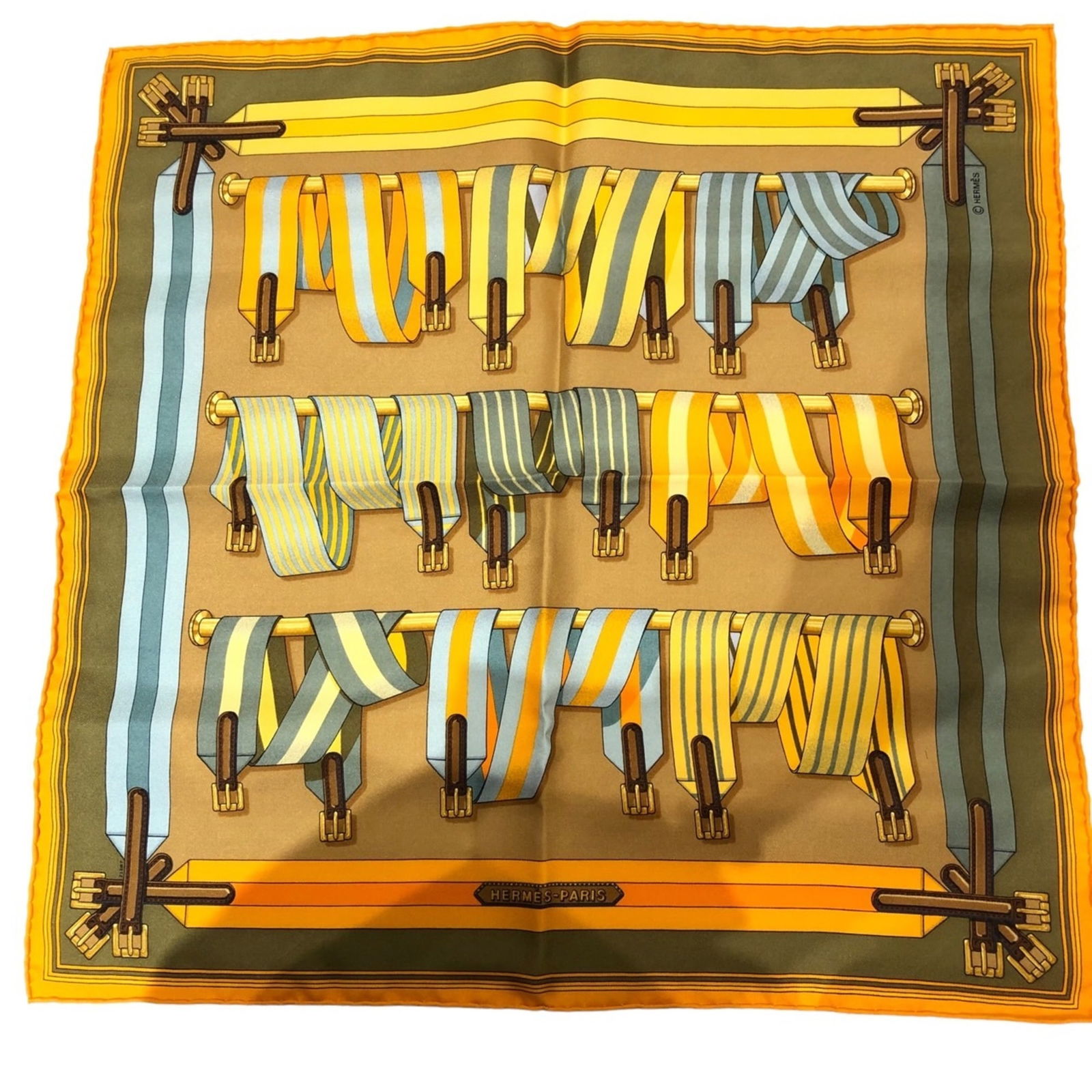 HERMES Hermes Carre 40 Les Sangles scarf: HERMES Hermes Carre 40 Les Sangles scarf Brand: Hermes Model: Carre 40 Les Sangles Country of Origin: France Type: Scarf Gender: Women Color: Orange Material: Silk100% Silk: 100% Size (LxW): 40cm x 40