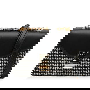 Celine Medium Tweed C Bag: Celine Medium Tweed C Bag The C Bag crossbody bag features a tweed body a gold-tone chain strap a front flap with a push lock closure and interior slip and zip pockets. Brand: Celine Model: Medium Twe