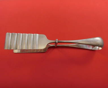 Austrian .800 Silver Asparagus Serving Tong Yoked Ribbed One Side Heavy 9 1/4": Austrian .800 Silver Asparagus Serving Tong Yoked Ribbed One Side Heavy 9 1/4" Type: Serving Pieces Composition: .800 Silver Austrian. 800 silver asparagus serving tong 9 1/4" yoked and ribbed on one