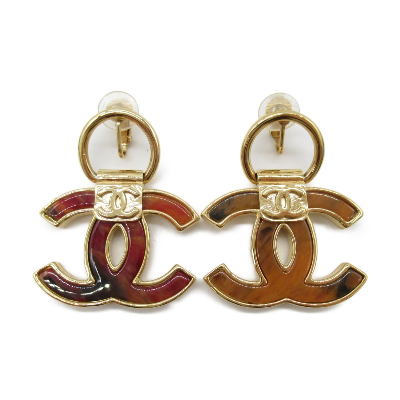 CHANEL Earring Earring Gold Gold Plated Gold: CHANEL Earring Earring Gold Gold Plated Gold Brand: CHANEL Country of Origin: France Type: Clip earrings Material: Other Color: Gold Gender: Women Size: 47mm x 38mm(1.9 x 1.5) Condition: Used (like ne