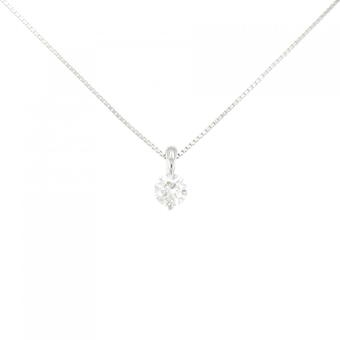 PT Solitaire Diamond Necklace 0.50CT: PT Solitaire Diamond Necklace 0.50CT Style: Necklace Material: Platinum Gender: Ladies" Size: 45cm Main Stone: Diamond 0.50CT Weight: approx. 3.0G Actualsize: Pendant top H x W: 10.3mmx5.1mm Chain Max