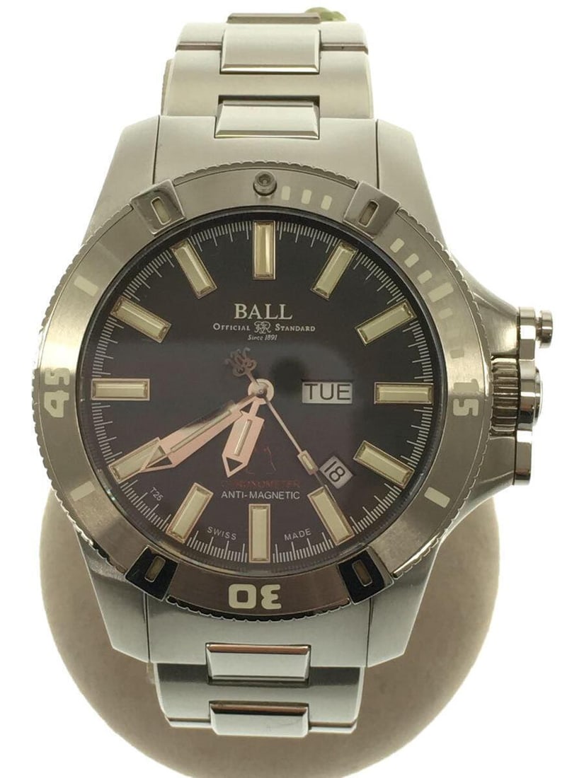 BALL WATCH & Co.Engineer Hydrocarbon Silver Fox DM2036A-S8CJ-BK Mens Watch: BALL WATCH & Co.Engineer Hydrocarbon Silver Fox DM2036A-S8CJ-BK Mens Watch Type: Wristwatch Description of Item Color silver Actual size (cm) Case length 5.5 Case side 4.7 Dial height 3.2 Dial side 3.