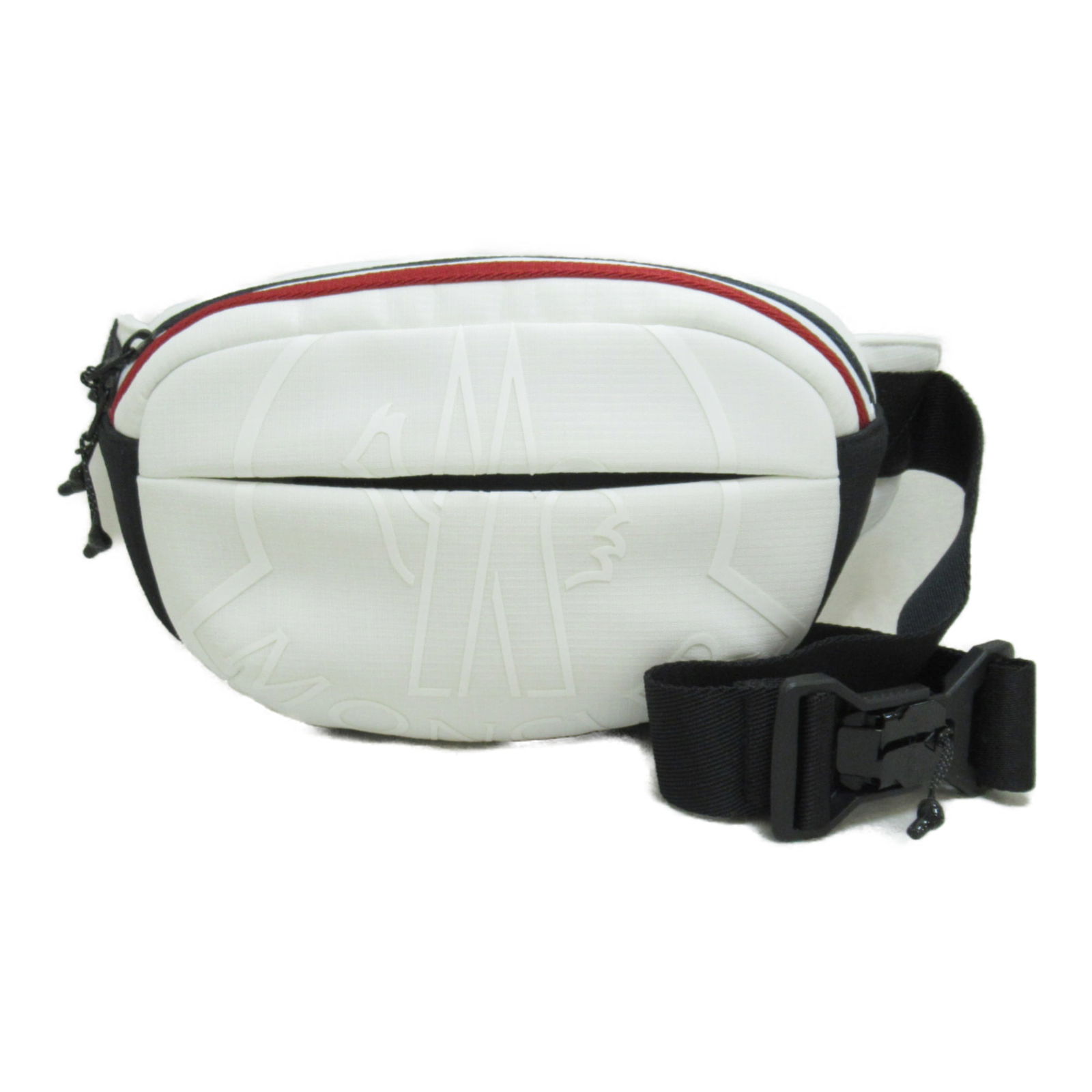MONCLER body bag White polyester 5M00007M2741999: MONCLER body bag White polyester 5M00007M2741999 Brand: Moncler Type: Sling bag Material: Polyester Color: White Gender: Unisex Size: H:14cm x W:20cm x D:6.5cm(H:5.5 x W:7.9 x D:2.6)Shoulder : 55(21.7