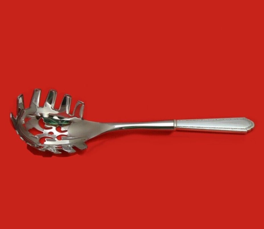 William and Mary by Lunt Sterling Silver Pasta Server HH WS Custom 11" Serving: William and Mary by Lunt Sterling Silver Pasta Server HH WS Custom 11" Serving Pattern: William and Mary Composition: Sterling Silver Type: Serving Pieces Maker: Lunt Age: Post-1940 William and mary b