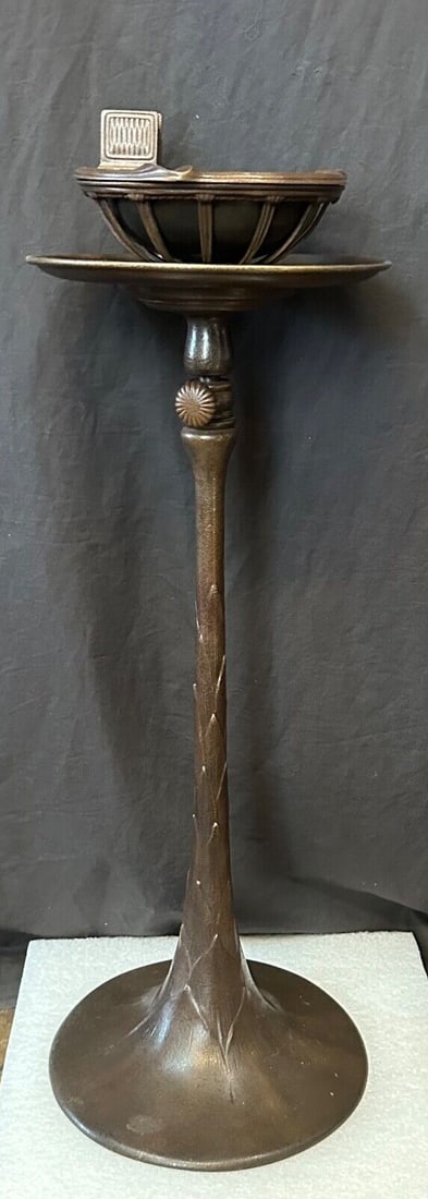 Tiffany Studios Ashtray Stand: Tiffany Studios Ashtray Stand Type: Ashtray stand Handmade: No This vintage early 1900's Tiffany Studios New York oil stain background patinated bronze ashtray features a base with an artichoke motif.