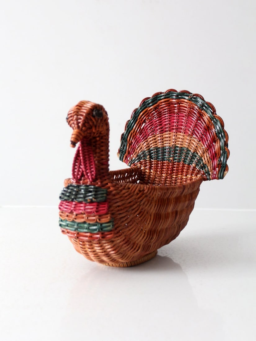 Vintage Wicker Turkey Basket: Vintage Wicker Turkey Basket This vintage wicker turkey basket is the perfect way to make a statement during Thanksgiving. With its colorful weave and classic design this basket is perfect for serving