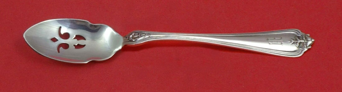 Duchess by Whiting Sterling Silver Olive Spoon Pierced 5 3/4" Custom Made: Duchess by Whiting Sterling Silver Olive Spoon Pierced 5 3/4" Custom Made Type: Serving Spoon Composition: Sterling Silver Maker: Whiting Pattern: Duchess Age: Post-1940 Featured Refinements: Sterling