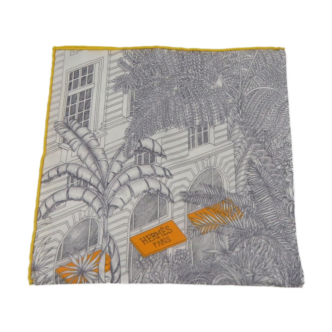 HERMES Scarf 45x45 Scarf Silk White: HERMES Scarf 45x45 Scarf Silk White Seller Notes: Very Good : Used with minor stains and/or scratches. Brand: HERMES Style: Stall Material: silk Color: White Size Type: Regular Type: Stall Frame Color