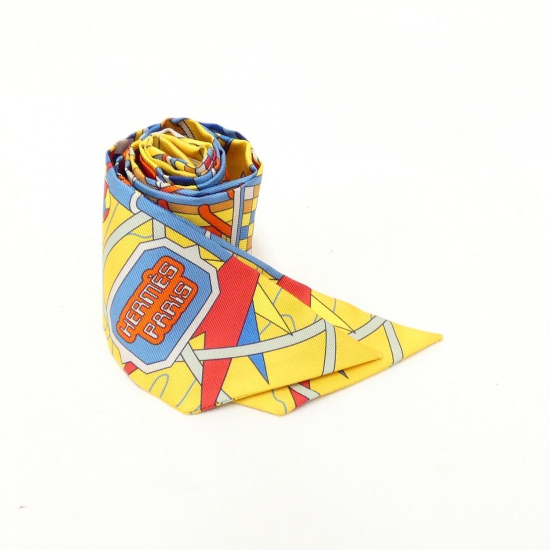 HERMES ODYSSEY TWILYY 063707S Scarf: HERMES ODYSSEY TWILYY 063707S Scarf Brand: HERMES Style: Scarf Color: JAUNE VIF+BLUE+VERT Material: silk Gender: Ladies Size: W x H 86cmx5cm Type: Scarf A: Excellent The BIDHAUS Guarantee: All items i