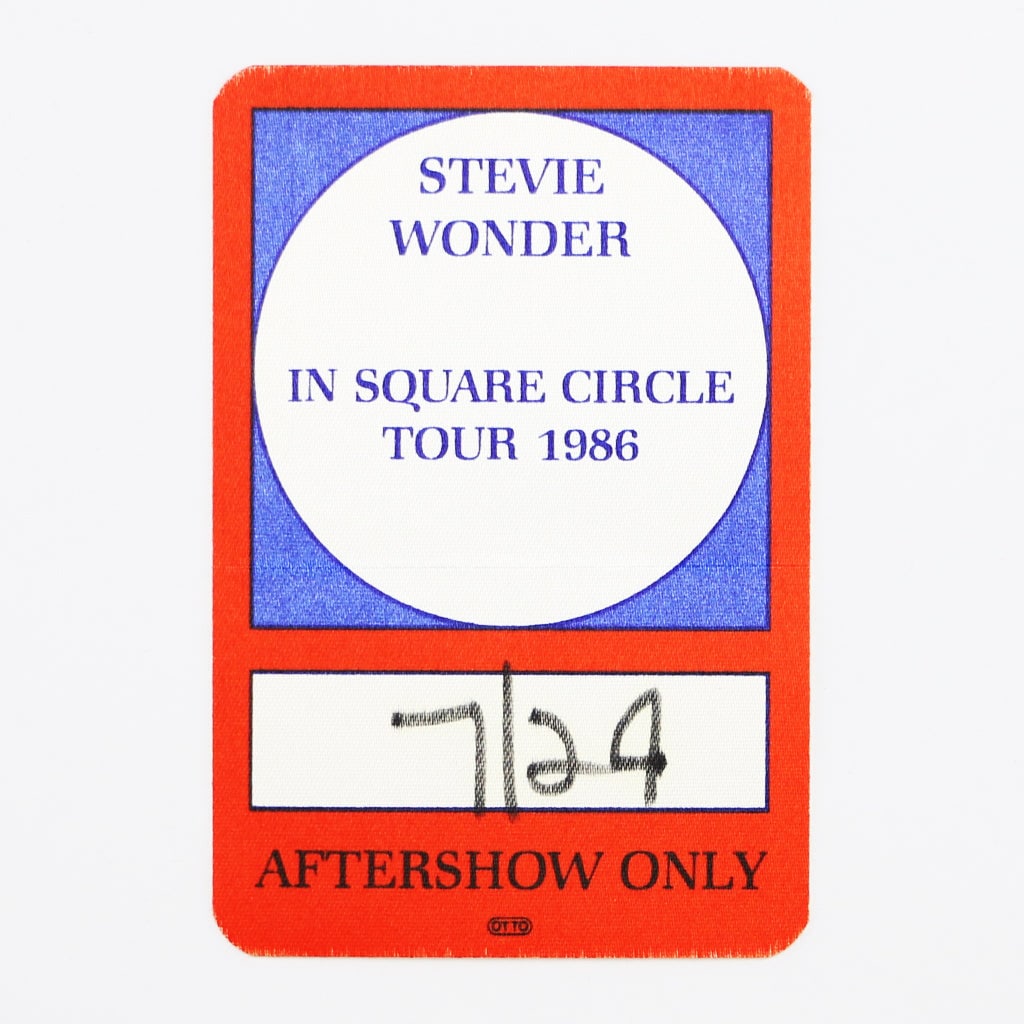 1986 Stevie Wonder In Square Circle Tour Aftershow Only Pass: 1986 Stevie Wonder In Square Circle Tour Aftershow Only Pass 1986 Stevie Wonder In Square Circle Tour Aftershow Only Pass. This is a true vintage pass, not a modern reproduction. Pass is in good condi