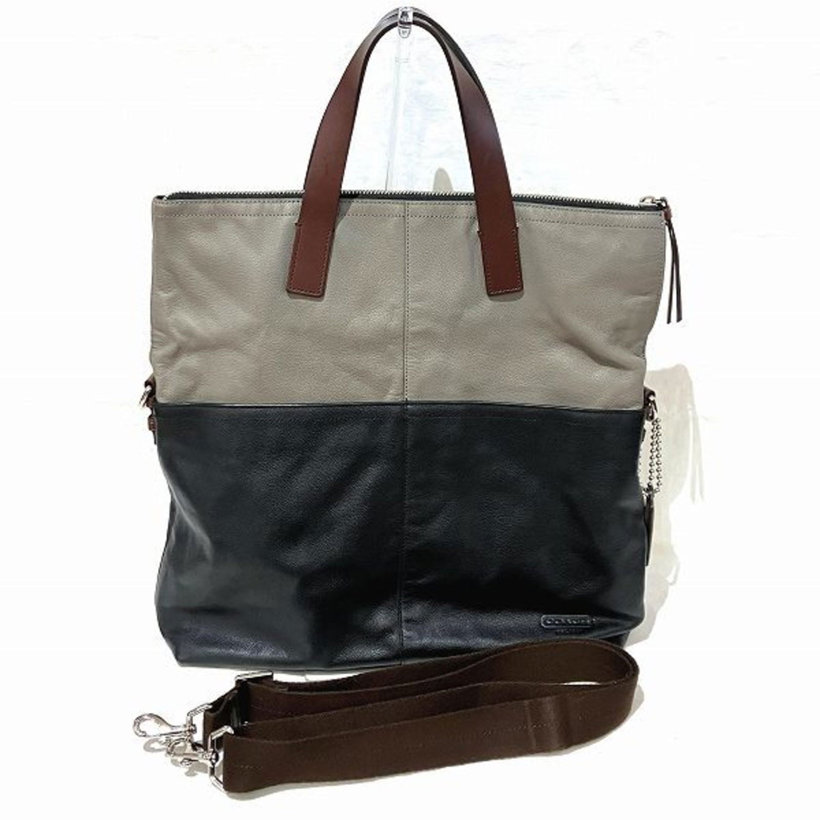 Coach COACH Thompson 70891 bag tote ladies: Coach COACH Thompson 70891 bag tote ladies Brand: Coach Line: Thompson Model: 70891 Type: Tote bag Material: Leather Leather: Color: Multi-color Closure: Open Outer Pocket: Open pocket Open pocket: Ge