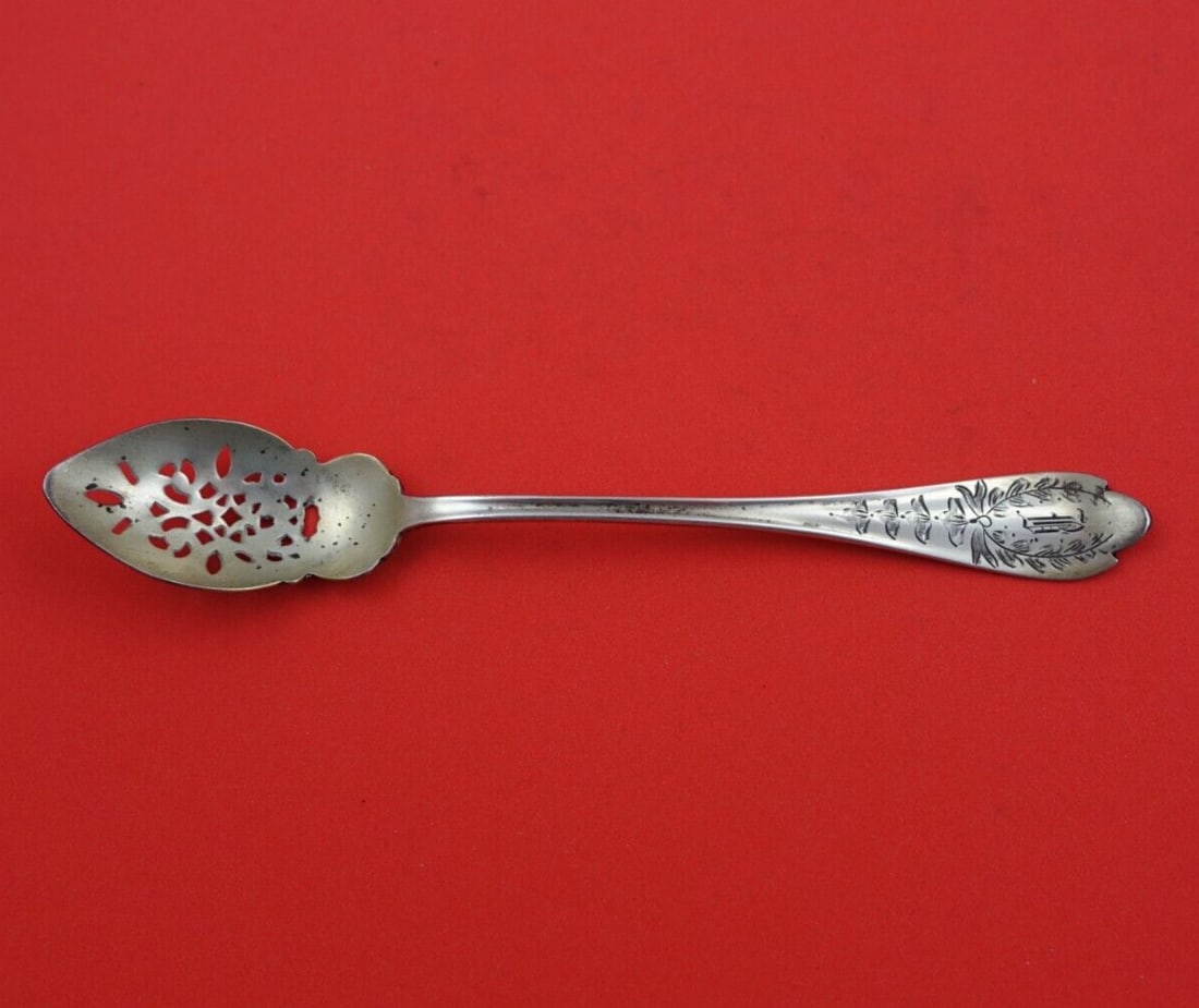 Springfield Engraved by Unger Sterling Silver Olive Spoon Pierced Original 6": Springfield Engraved by Unger Sterling Silver Olive Spoon Pierced Original 6" Pattern: Springfield Engraved Composition: Sterling Silver Type: Slotted Spoon Maker: Unger Age: 1900-1940 Springfield eng