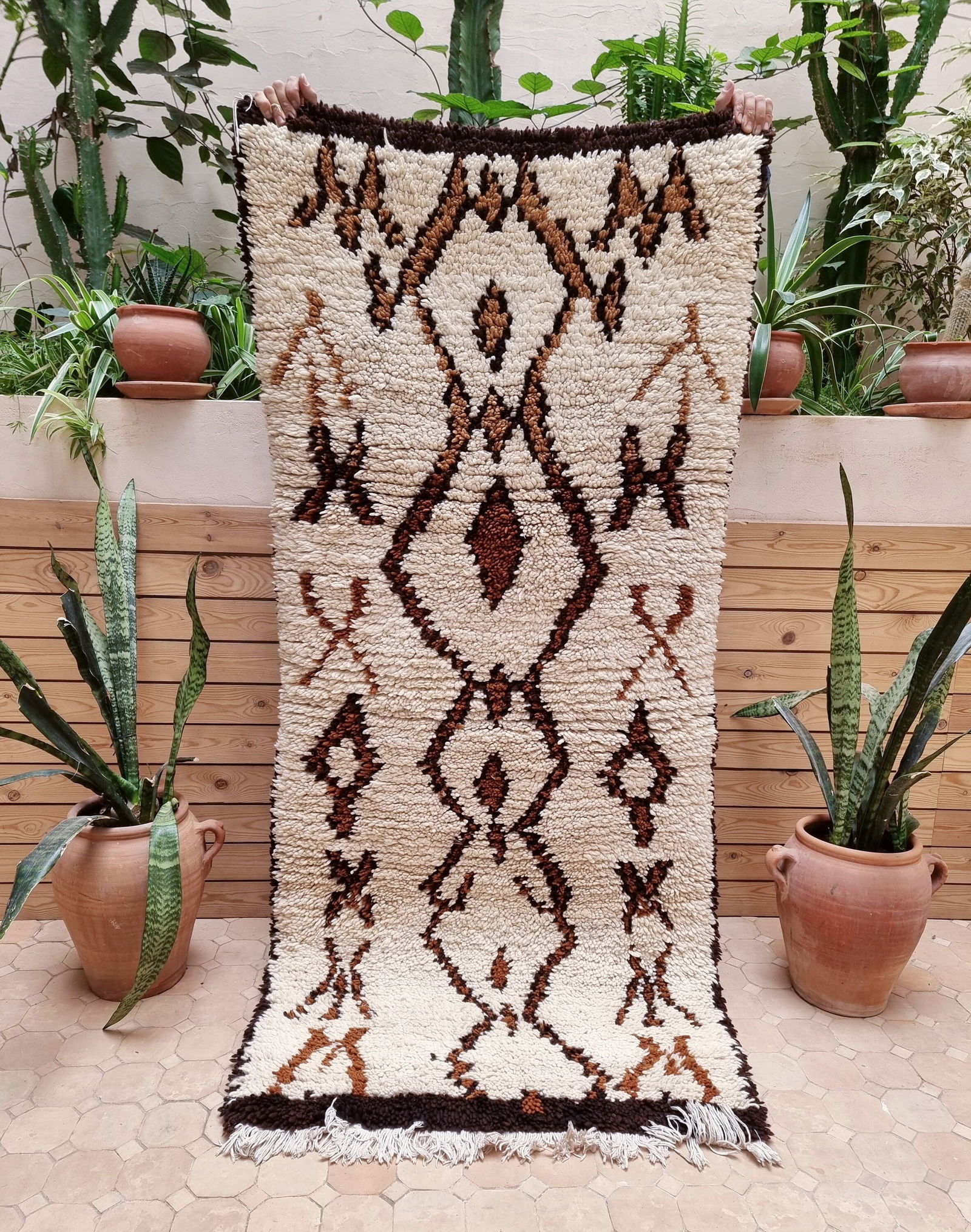 73 x 33.5 inches - 185 x 85 cm Moroccan vintage Azilal Rug Hand Woven by Berber women handmade: 73 x 33.5 inches - 185 x 85 cm Moroccan vintage Azilal Rug Hand Woven by Berber women handmade natural rug AZILAL RUGS Interestingly Azilal rugs were unknown to the world until recently - they have be