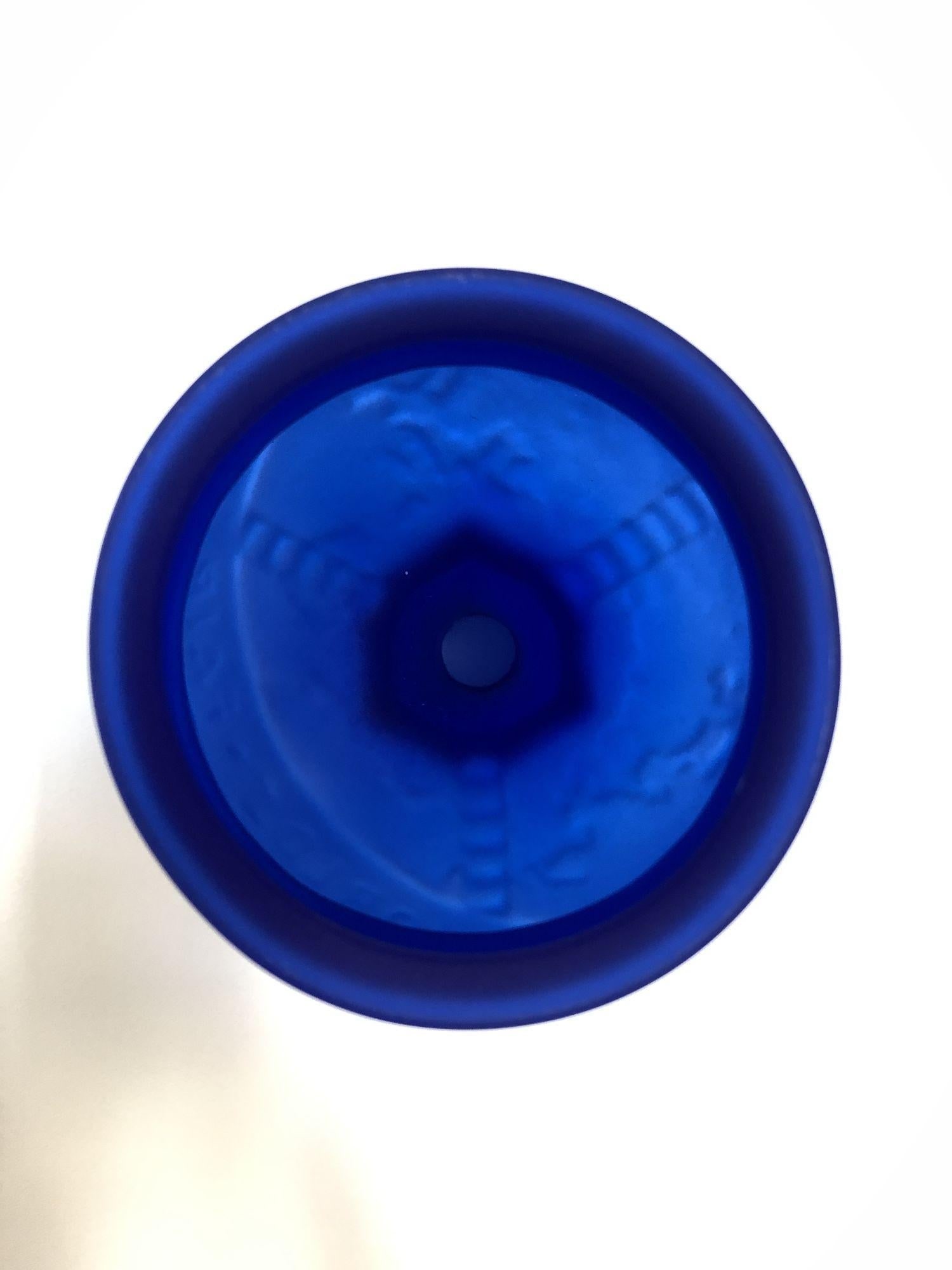 Frosted Vianne World Fair Cobalt Blue Globe: Frosted Vianne World Fair Cobalt Blue Globe Dimensions: Height: 8.5 in (21.59 cm)Diameter: 3.75 in (9.53 cm) Style: Art Deco (Of the Period) Materials and Techniques: Glass Period: 1920-1929 Date of M