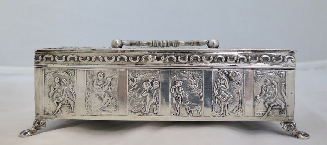 Dutch Silver Spice Container: Dutch Silver Spice Container Age: 1850-1899 Pattern: Repousse Type: Box Composition: Silver Alloys (.800-.899) This rare & vintage early 19th century Dutch/Netherlands silver spice container is design