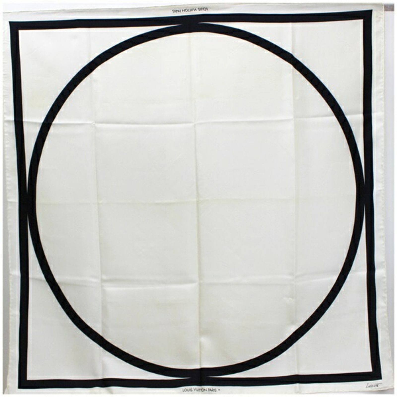 Louis Vuitton Silk Scarf Muffler White x Black Ladies: Louis Vuitton Silk Scarf Muffler White x Black Ladies Brand: Louis Vuitton Type: Scarf Gender: Women Color: Black White Material: Silk Silk: Size (LxW): 86cm x 86cm / 33.85 x 33.85 Condition: Used (go