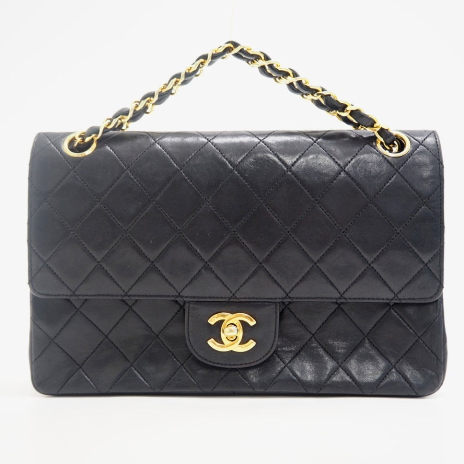 CHANEL Double Flap Chain Matelasse Handbag Black Ladies: CHANEL Double Flap Chain Matelasse Handbag Black Ladies Brand: Chanel Type: Handbag Color: Black Gender: Women Size (HxWxD): 16cm x 25.5cm x 6cm / 6.29 x 10.03 x 2.36 Handle Length: 23cm / 9.05 Condit