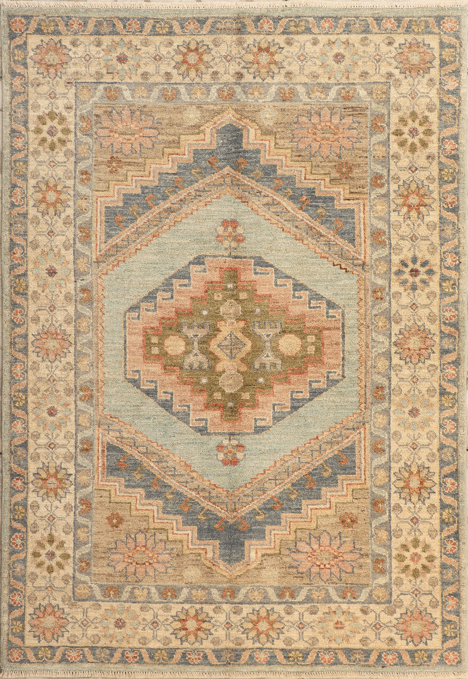4 x 6 Oushak Rug Fine Wool Quality LIGHT NATURAL: 4 x 6 Oushak Rug Fine Wool Quality LIGHT NATURAL Free continental US Shipping Size in Feet: Width: 3.12 x Length: 5.9 Size in Inches: Width: 48 in x Length: 69 in Colors: Light Natural Weave: Hand-kno