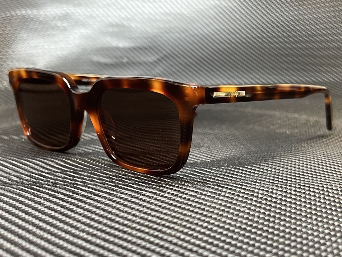 McQ MQ0191S 002 Havana Rectangle 52 mm Mens Sunglasses: McQ MQ0191S 002 Havana Rectangle 52 mm Mens Sunglasses Frame Color: Beige Style: Rectangle Type: Sunglasses New The BIDHAUS Guarantee: All items in this auction are guaranteed to be 100% authentic. At