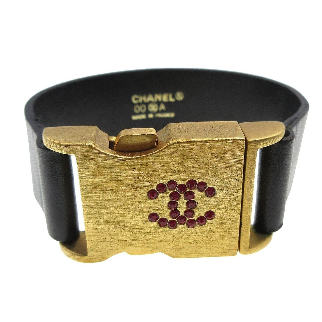 CHANEL CC Logos Bangle Bracelet Black Leather Rhinestone 00A: CHANEL CC Logos Bangle Bracelet Black Leather Rhinestone 00A Type: Bracelet Color: Black Style: Chain Material: Leather Gold-plated Vintage: Yes Outside Condition: B: Reasonable Wear and Tear/Inside C