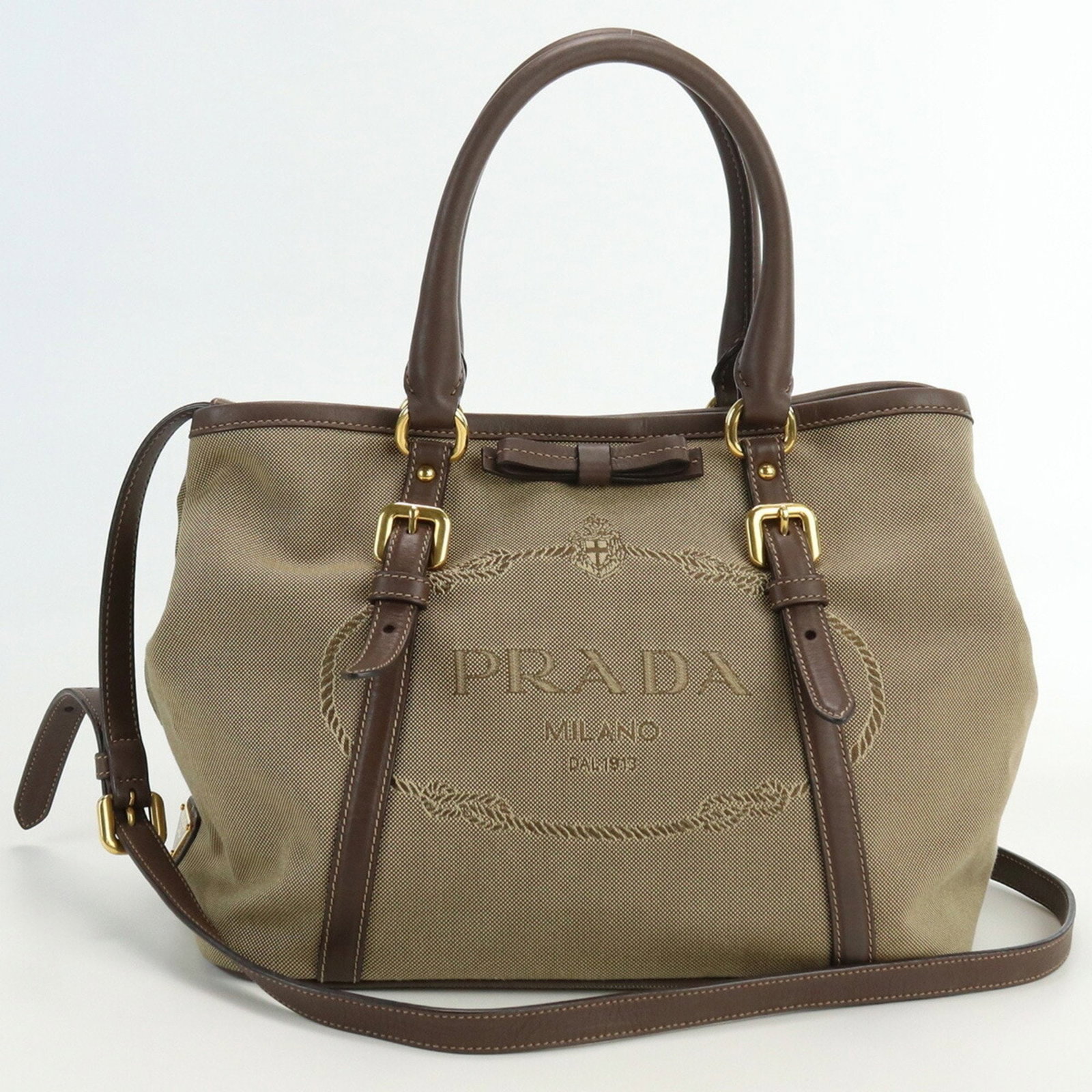 PRADA Logo Jacquard Tote BN1841 UCW F0B16 Bag Ladies: PRADA Logo Jacquard Tote BN1841 UCW F0B16 Bag Ladies Brand: Prada Model: BN1841 UCW F0B16 Country of Origin: China Type: Tote bag Material: Jacquard Jacquard: Color: Brown Gender: Women Size (HxWxD): 