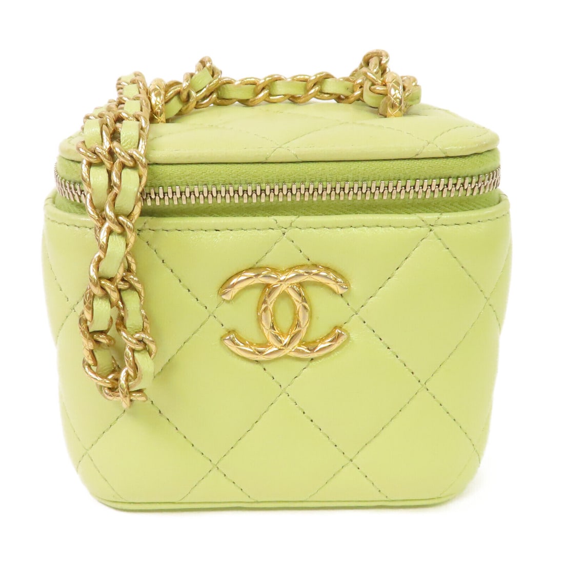 CHANEL Quilted GHW CC Chain Shoulder Bag Crossbody Lambskin Leather Light Green: CHANEL Quilted GHW CC Chain Shoulder Bag Crossbody Lambskin Leather Light Green Style: Shoulder Bag Exterior Material: Lambskin (sheep leather) Exterior Color: Green Bag Height: 3.1 Bag Depth: 1.2 Bag