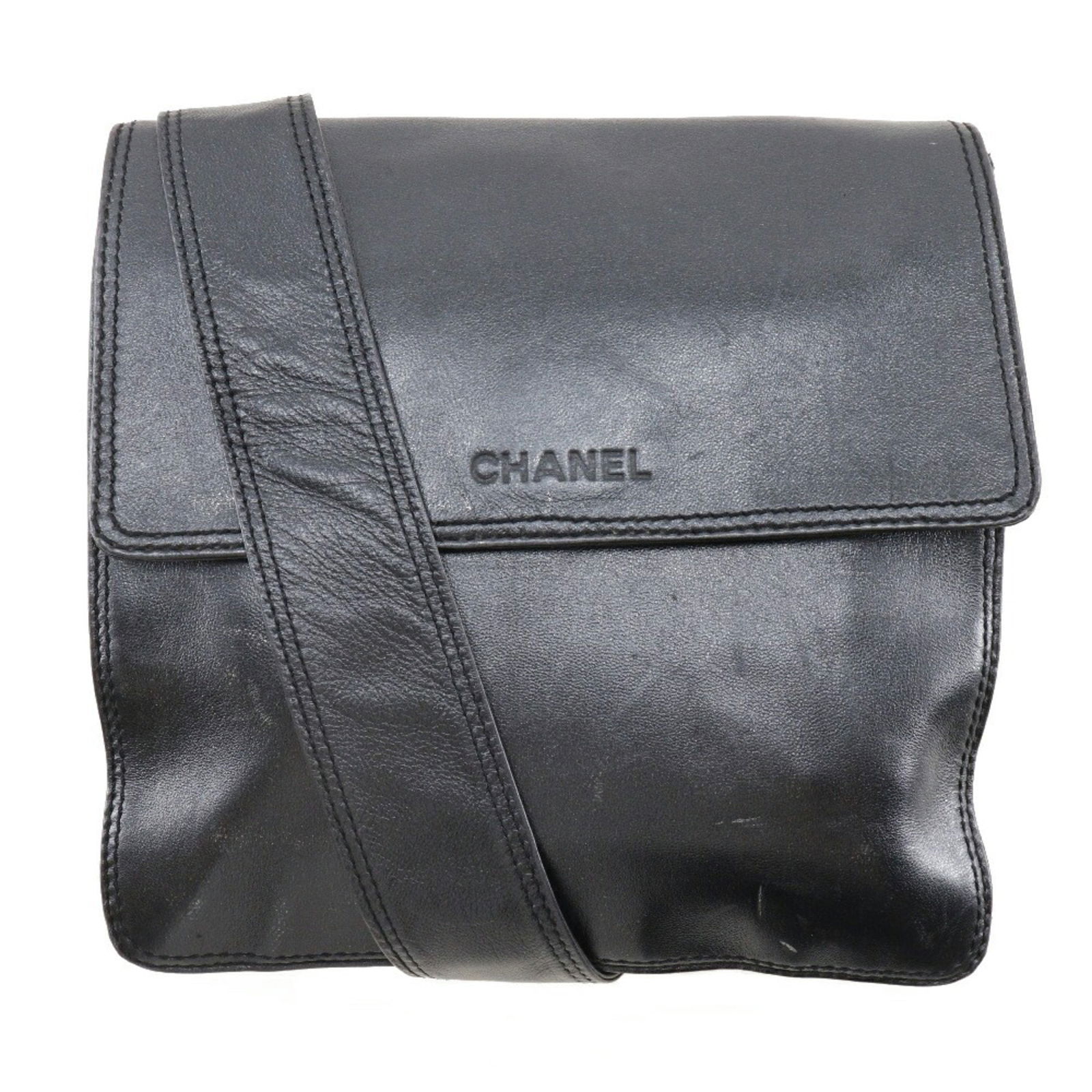 CHANEL Logo Shoulder Bag Lambskin Made in Italy Metallic Blue Crossbody Magnet Type Women's: CHANEL Logo Shoulder Bag Lambskin Made in Italy Metallic Blue Crossbody Magnet Type Women's Brand: Chanel Country of Origin: Italy Type: Shoulder bag Material: Leather Leather: Leather/Fur Type: Lambs