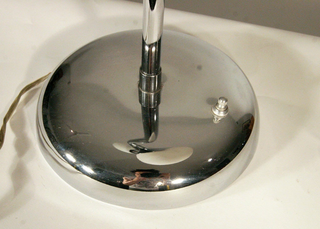 Vine-Like Table Lamp in the Manner of Robert Sonneman: Vine-Like Table Lamp in the Manner of Robert Sonneman Dimensions: Height: 34 in (86.36 cm)Width: 18 in (45.72 cm)Depth: 8 in (20.32 cm) Style: Mid-Century Modern (Of the Period) Materials and Techniqu