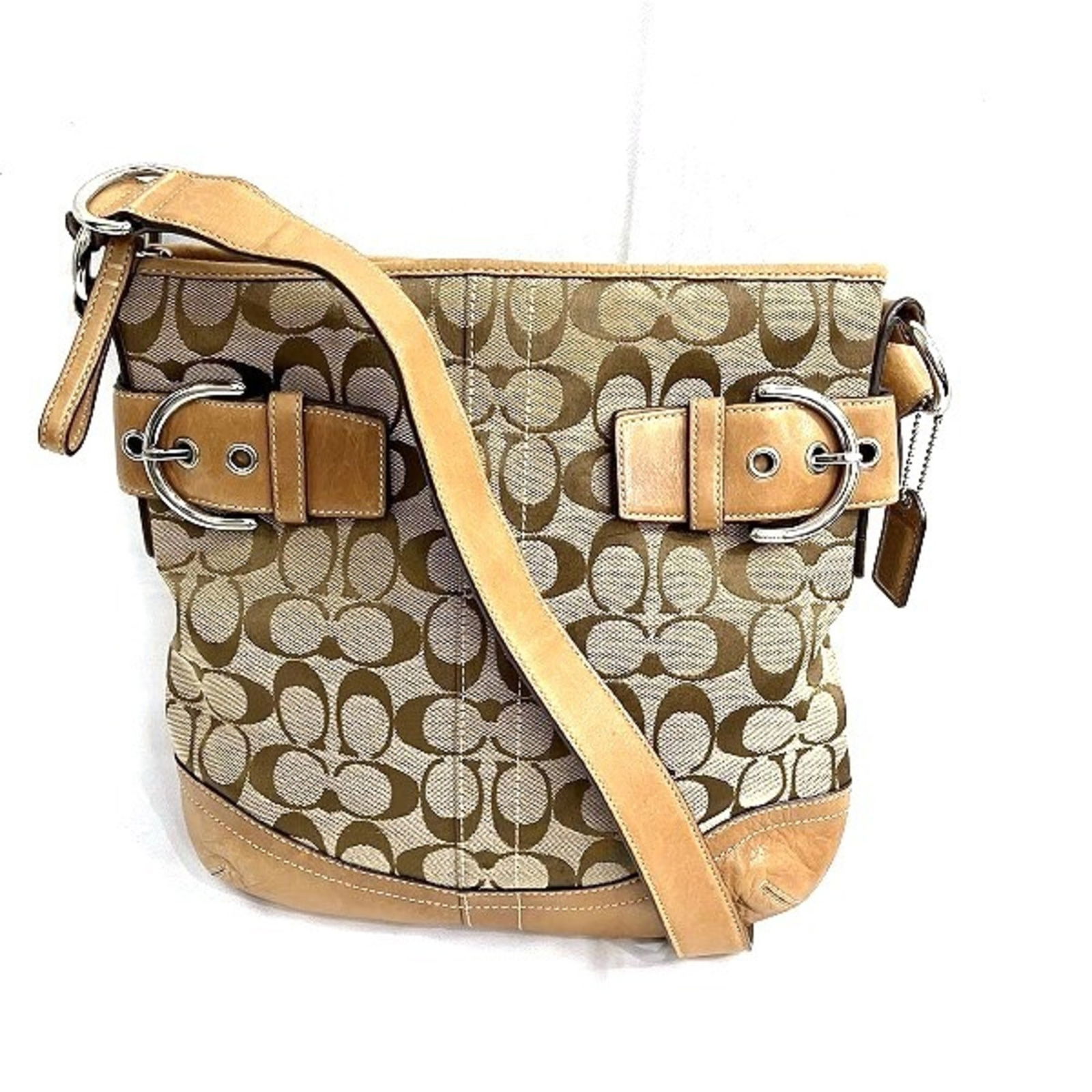 Coach COACH Signature 03574 Beige Bag Shoulder Ladies: Coach COACH Signature 03574 Beige Bag Shoulder Ladies Brand: Coach Line: Signature Model: 03574 Type: Shoulder bag Material: Signature line Signature line: Color: Beige Inner Pocket: Zipper pocket1 Op